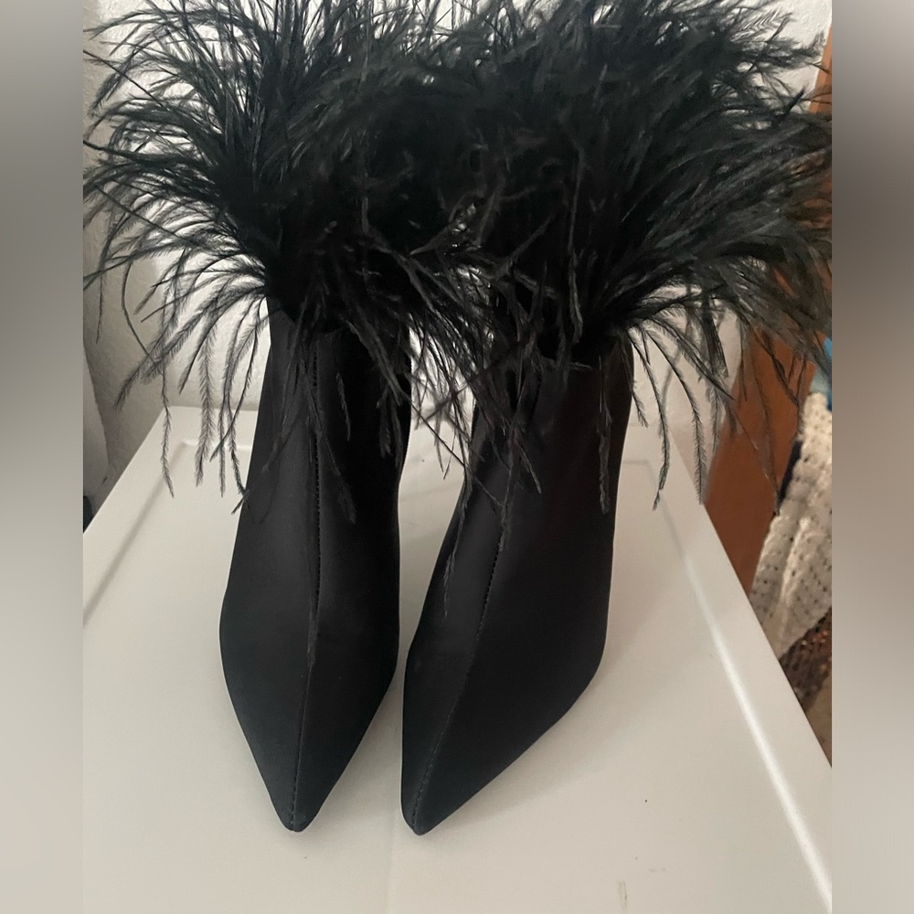 Feathered heels